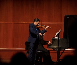 Carlos - Concert Image 1